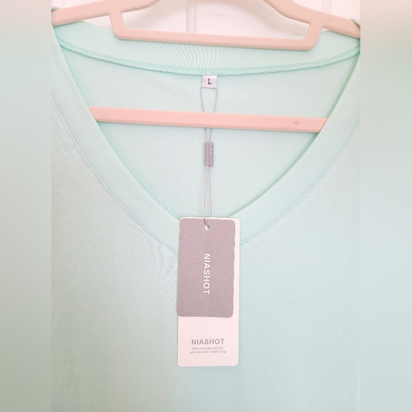 New pastel blue Size L T shirt with lace on sleeves - Picture 6 of 7